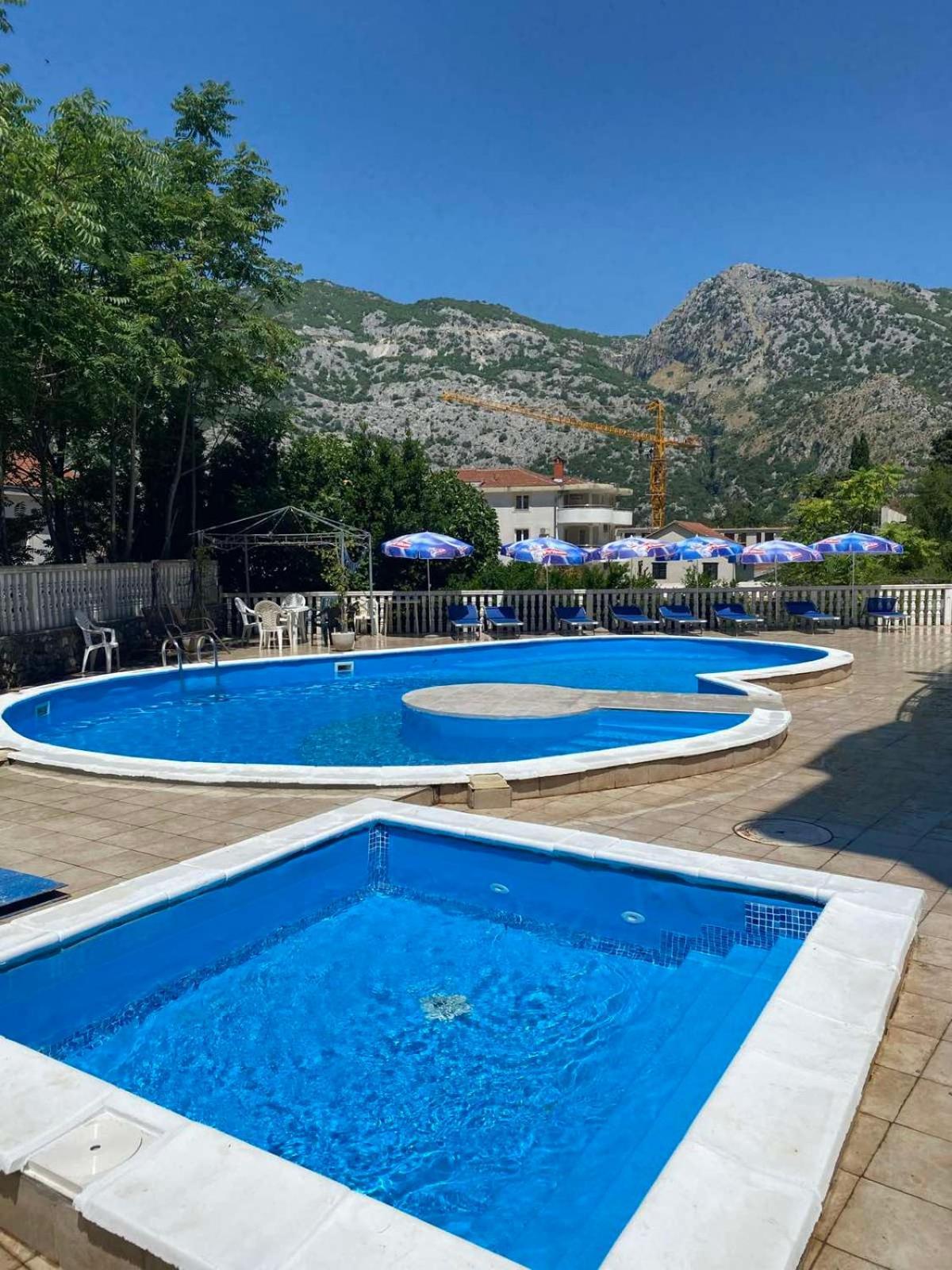Apartman Mia Risan Exterior foto