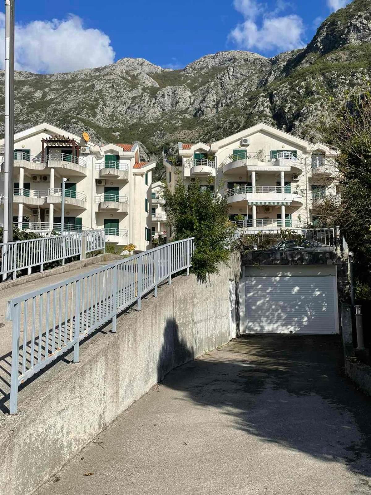 Apartman Mia Risan Exterior foto